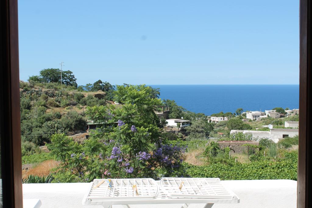 Casa Vacanze Dell'Avvocato Hotel Malfa  Bagian luar foto