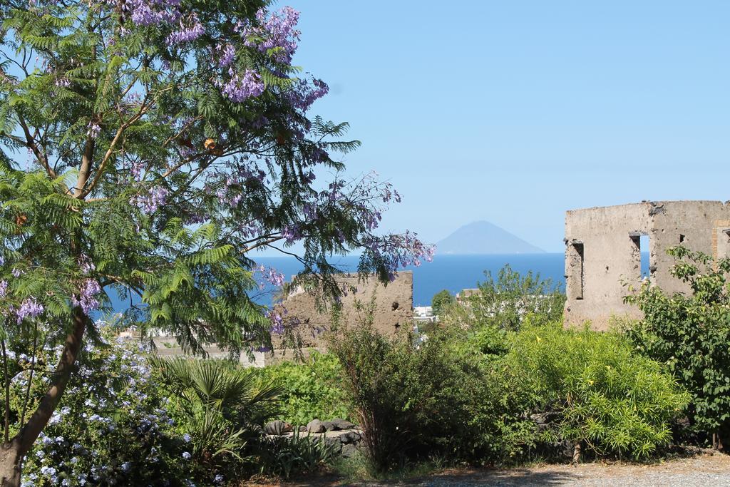 Casa Vacanze Dell'Avvocato Hotel Malfa  Bagian luar foto