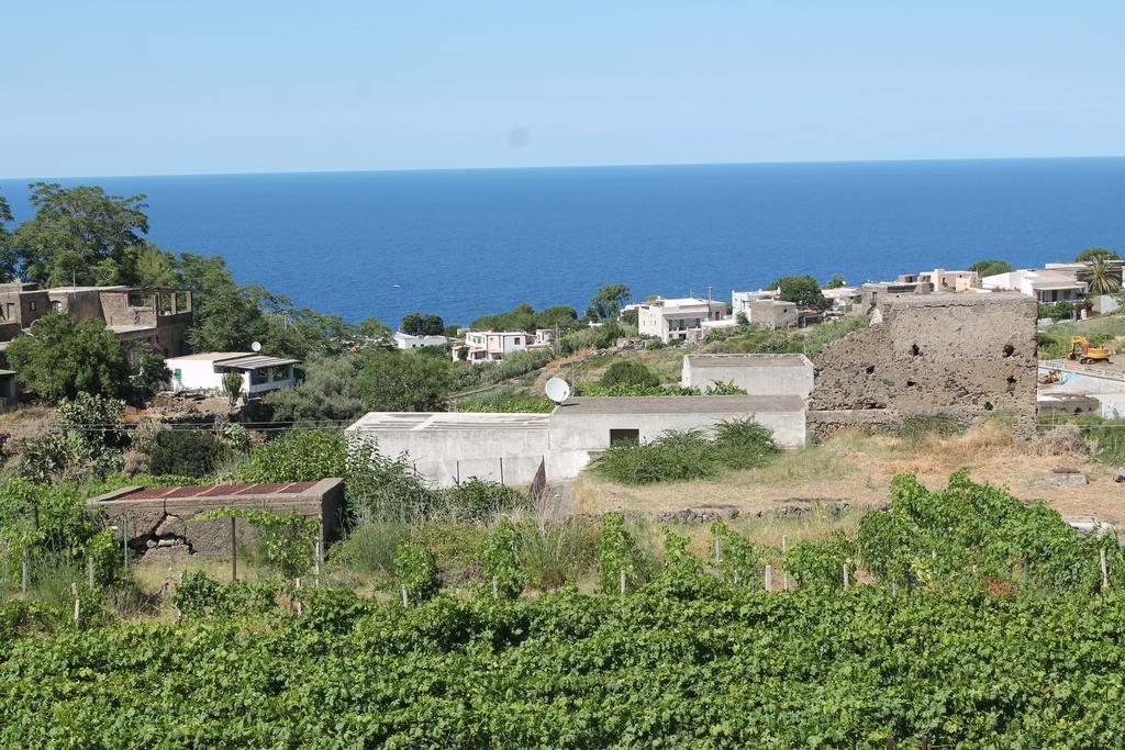 Casa Vacanze Dell'Avvocato Hotel Malfa  Bagian luar foto