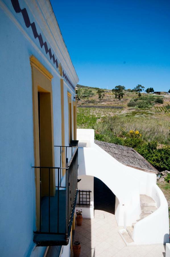 Casa Vacanze Dell'Avvocato Hotel Malfa  Bagian luar foto