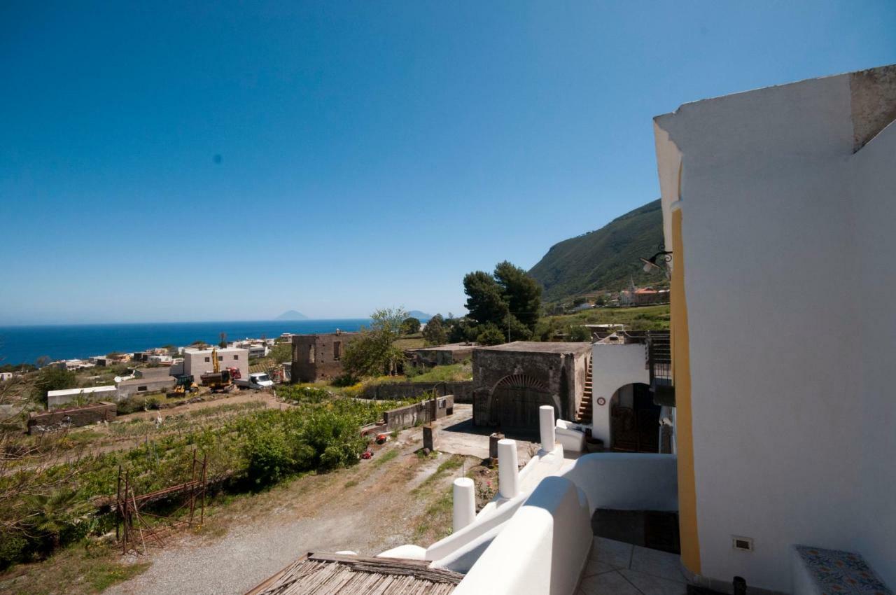 Casa Vacanze Dell'Avvocato Hotel Malfa  Bagian luar foto