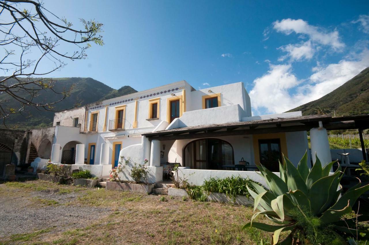 Casa Vacanze Dell'Avvocato Hotel Malfa  Bagian luar foto