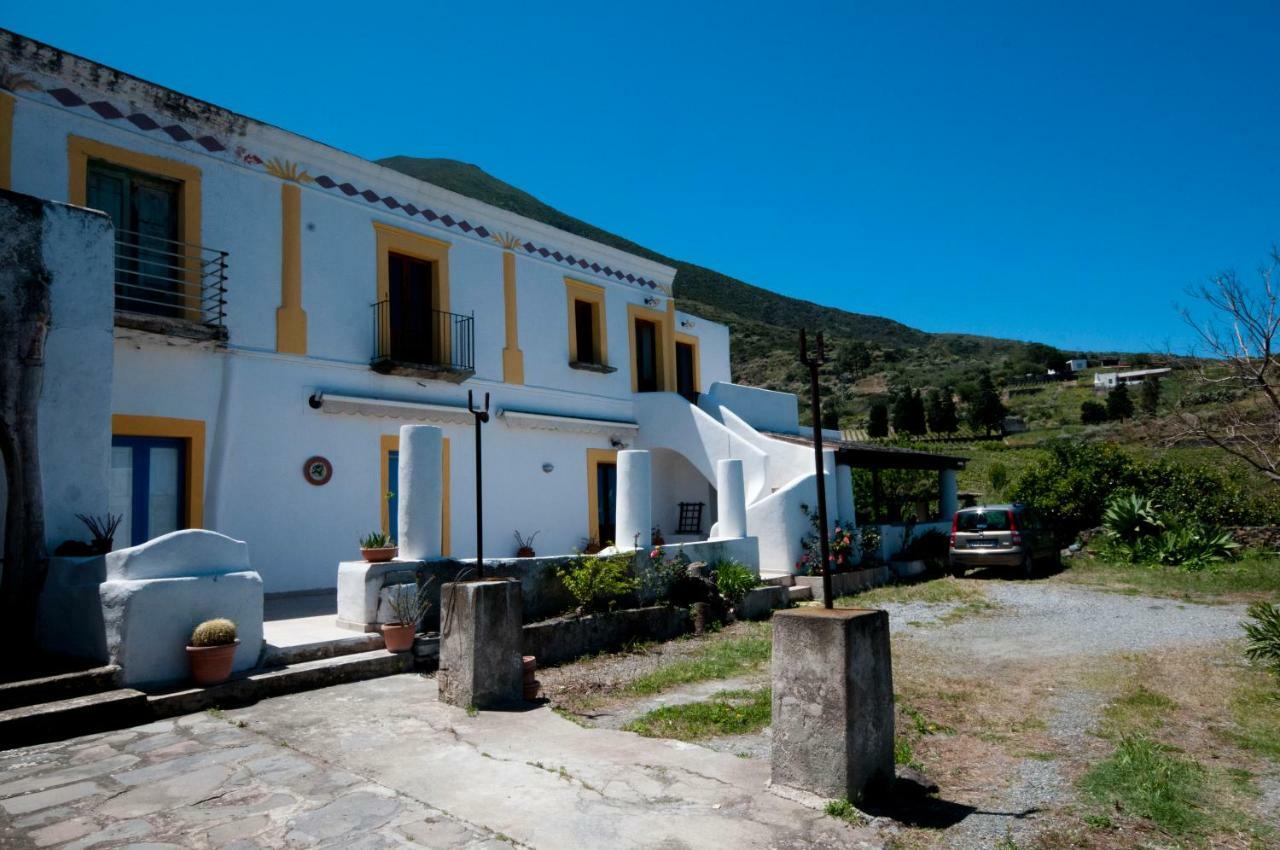 Casa Vacanze Dell'Avvocato Hotel Malfa  Bagian luar foto